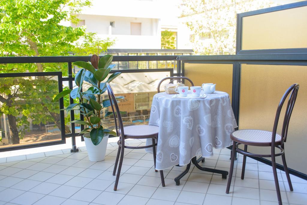 Hotel Maracaibo Rimini Eksteriør billede
